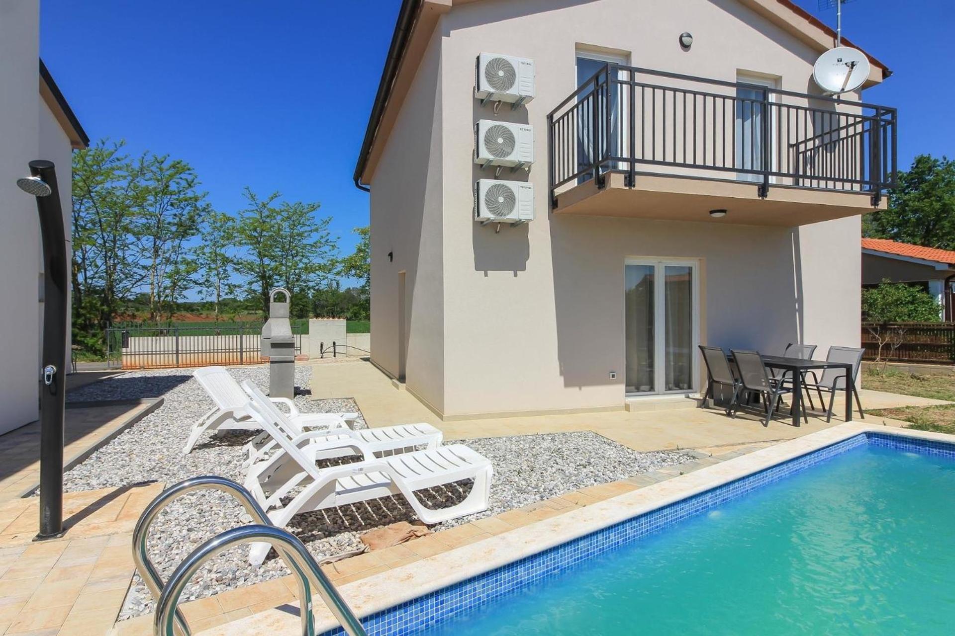 Mit Privatpool Fuer 7 Personen Ca 120 Qm In Medulin, Istrien Suedkueste Von Istrien *